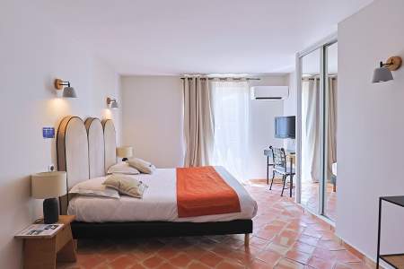 <span> Hôtel L'Arena Fréjus· Hôtel Restaurant Fréjus, Var</span>