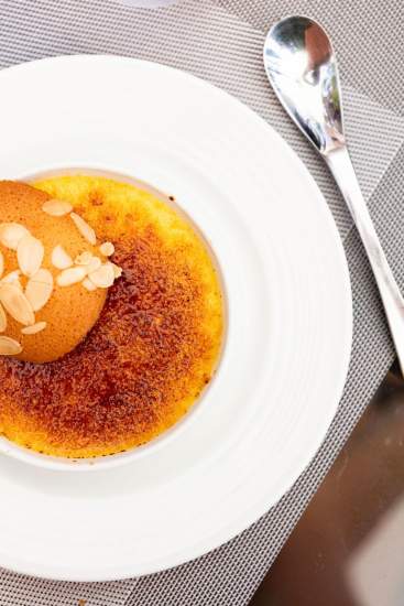  Hotel L’Aréna Fréjus · Hotel and Restaurant Fréjus, dessert